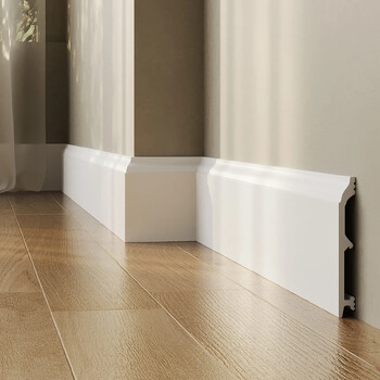Плинтус Quick-Step белый из HD полимера QSSKRW70120RU